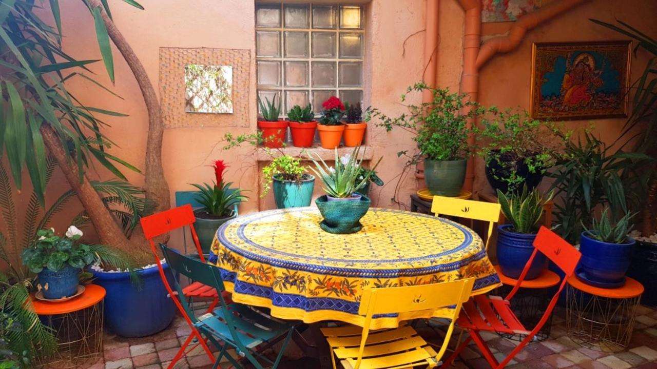 Petit Patio En Centre Ville Nîmes Esterno foto